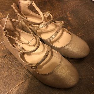 Girls Stevies gold flats